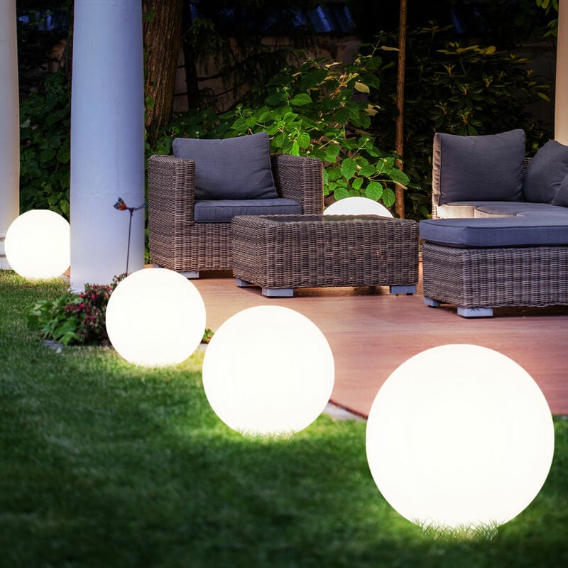 foto del prodotto set di 4 lampade a led per esterni da giardino a energia solare con attacco a terra, luci da cortile, illuminazione per prato