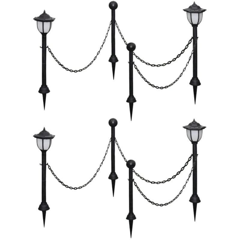 foto del prodotto set recinzione a catena con 2 lampioncini a led e 2 paletti vari pezzi modelli 4 pz