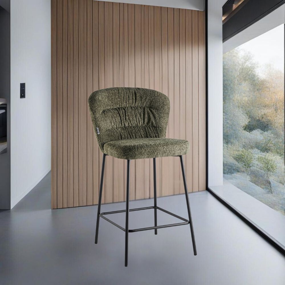 foto del prodotto sgabello imbottito cami in tessuto teddy verde