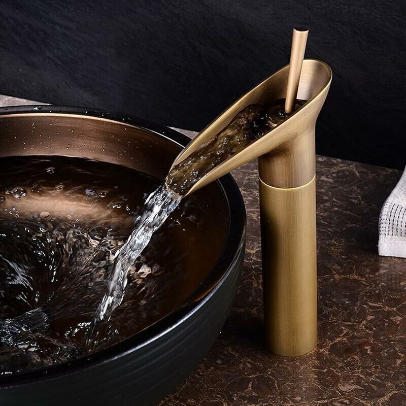 foto del prodotto sollbry rubinetto per lavabo, miscelatore per bagno a cascata, miscelatore per lavabo regolabile caldo e freddo, ottone cromato a 