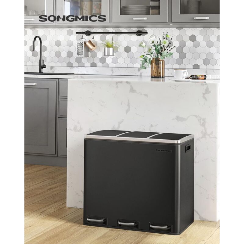 foto del prodotto songmics cestino da cucina, pattumiera per raccolta differenziata 3 x 18l, 3 scomparti per riciclaggio, coperchi a chiusura morbida, pedali,