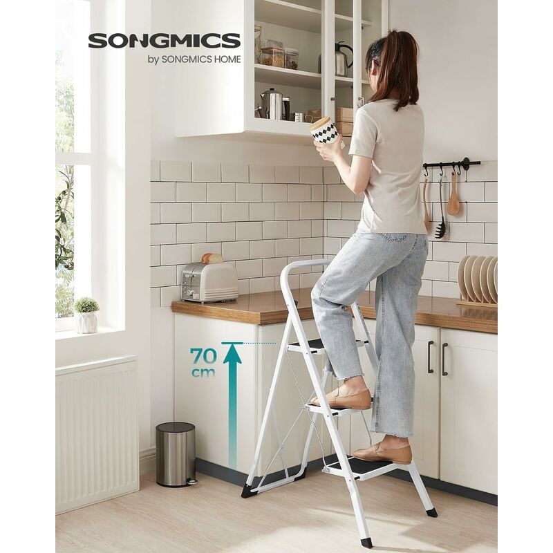 foto del prodotto songmics scaletta a 3 gradini, scala pieghevole, gradini di 20 cm con gomma antiscivolo, corrimano e piedi antiscivolo, portata di 150 kg, in