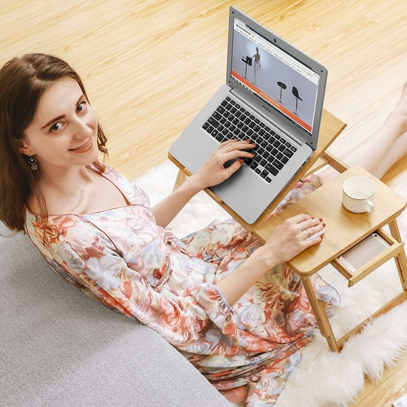 foto del prodotto songmics tavolino porta laptop in bamb pieghevole, vassoio per pc notebook da letto computer portatile, tavolino d appoggio inclinabile 55 x 35 x