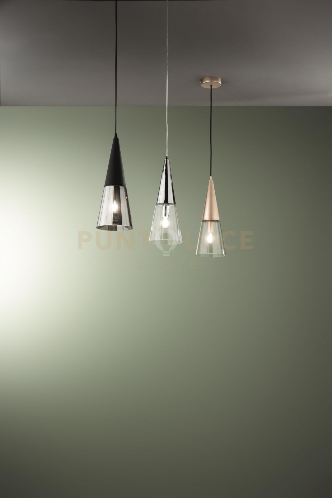 foto del prodotto sospnsione trento in vetro soffiato e finiture in metallo oro 1 luce so.trento 1 oro