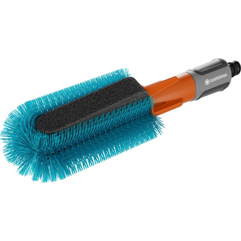 foto del prodotto spazzola bike cleansystem per la pulizia di biciclette, con spugna delicata per i raggi, flusso d acqua regolabile 18848 20 gardena