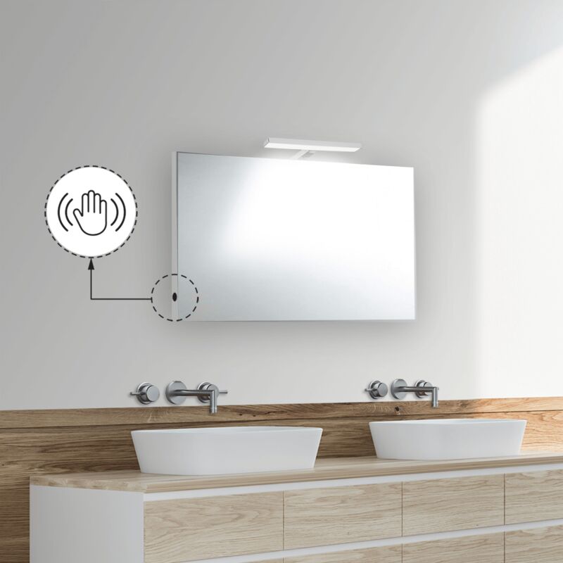 foto del prodotto specchio bagno 70x50 cm con lampada led premium e accensione touch