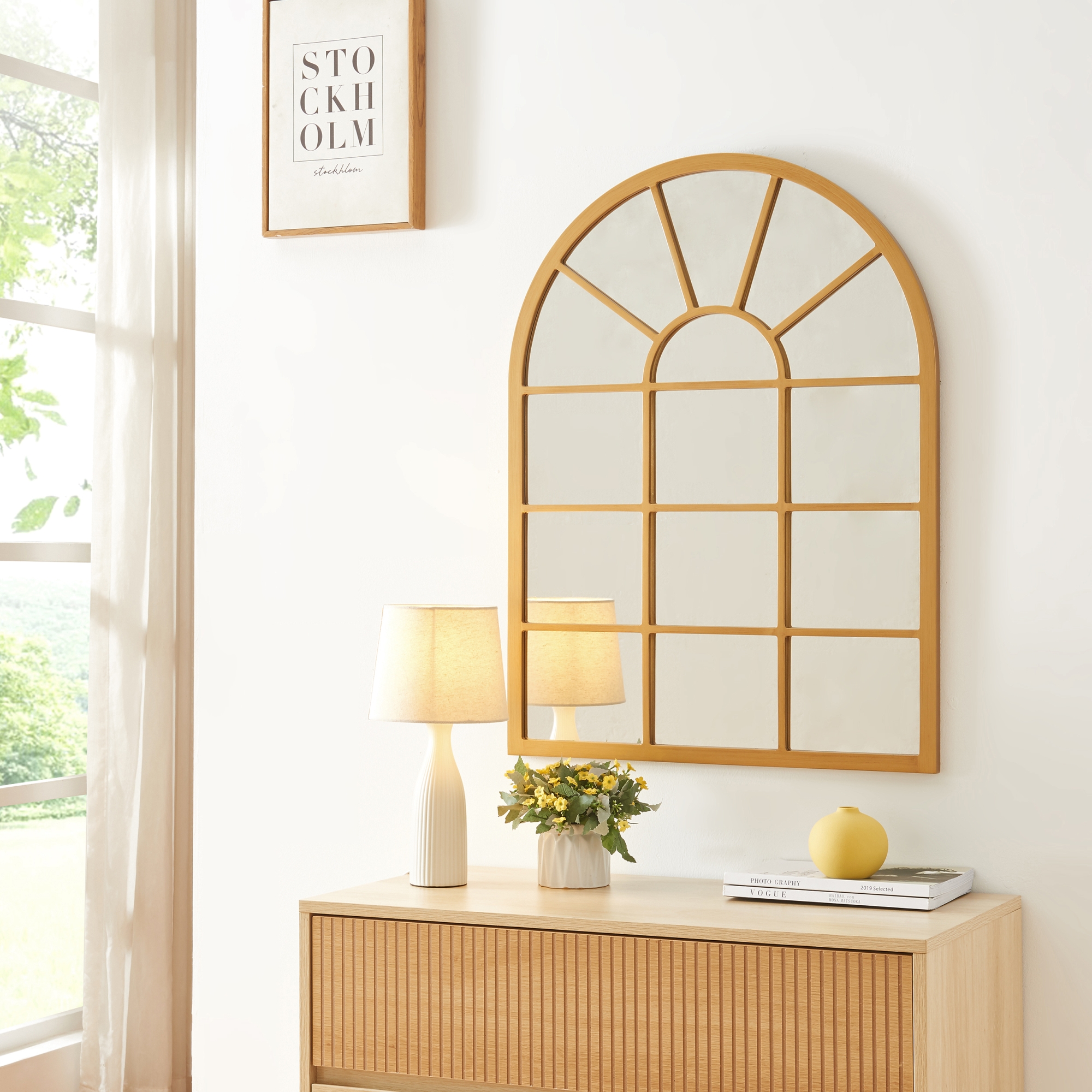 foto del prodotto specchio da parete villalago forma arcuata 80 x 60 cm color oro en.casa 