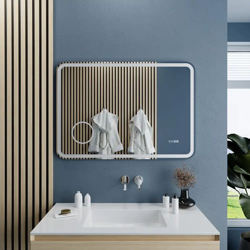 foto del prodotto specchio led bagno 60x80 cm touch screen con ingranditore, orologio digitale e antiappannamento mod. kuma