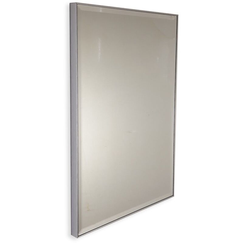 foto del prodotto specchio su misura con cornice in alluminio e perimetro bisellato fino a 150 cm fino a 50 cm