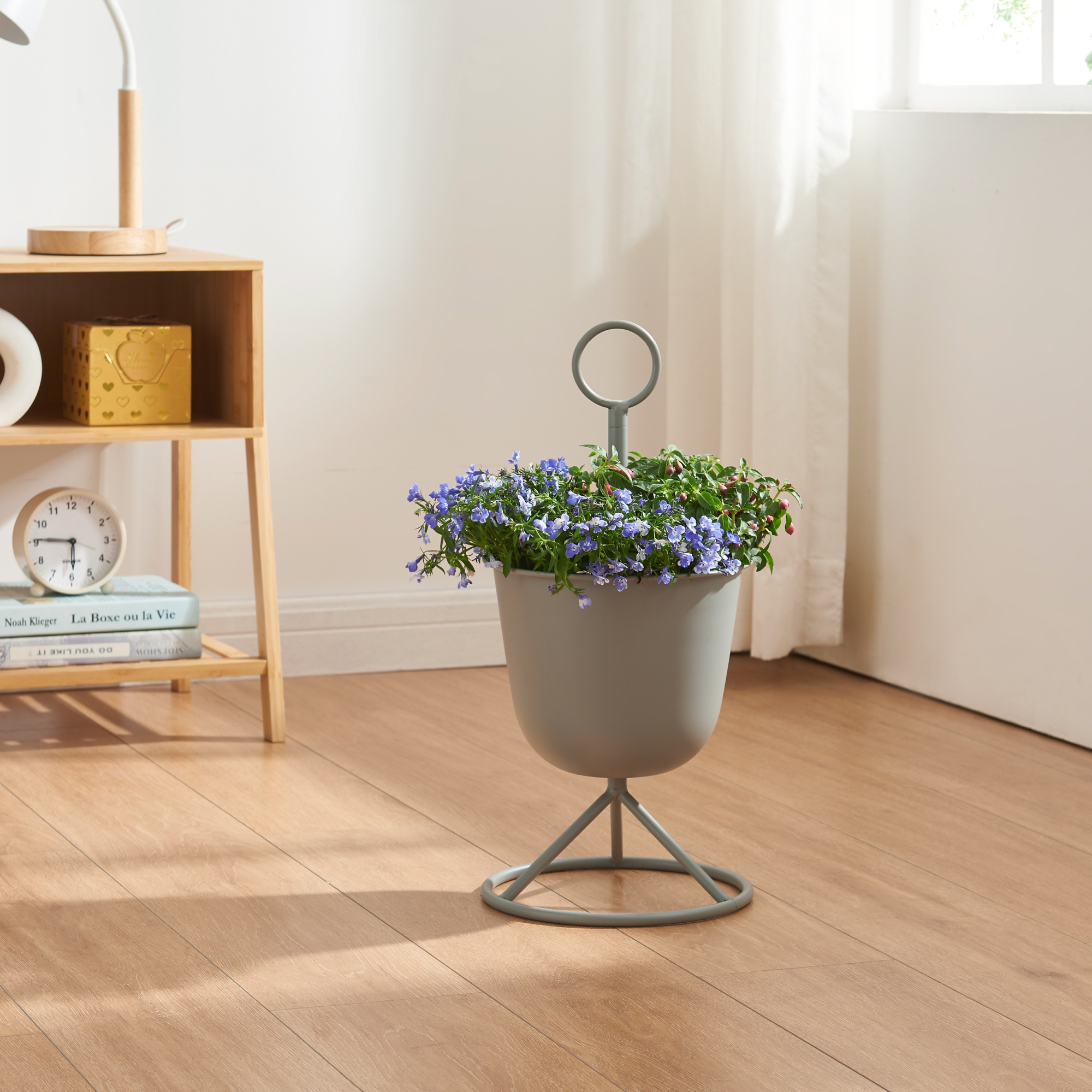 foto del prodotto stand portapiante alphen con 1 vaso grigio scuro en.casa 