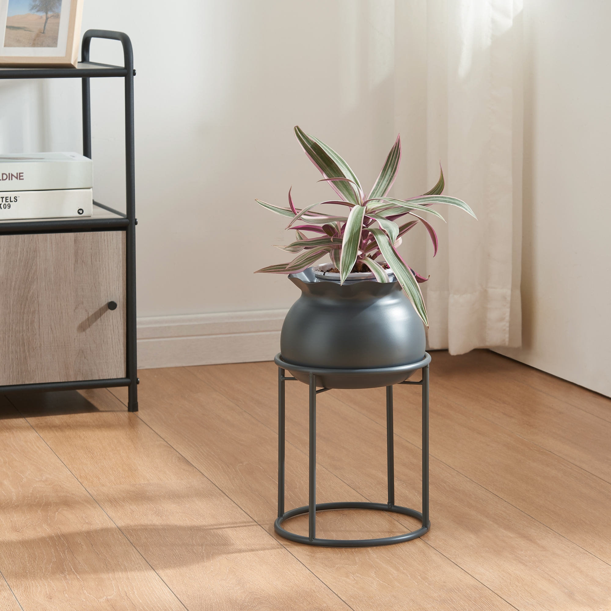 foto del prodotto stand portapiante assen 31,5 x 19,5 cm metallo nero en.casa 