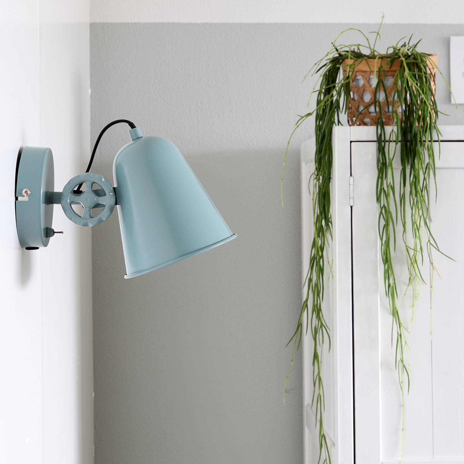 foto del prodotto steinhauer dolphin applique in stile industriale, verde