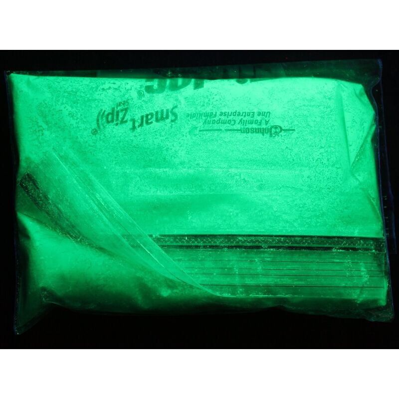 foto del prodotto stickerslab pigmento additivo polvere luminescente fluorescente si illumina al buio 5 colori a base colorata colore verde fluo, peso 20 grammi