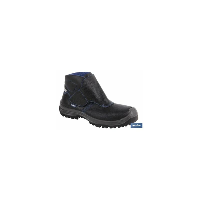 foto del prodotto stivale in pelle nera con chiusura in velcro s3 modello urian t 45