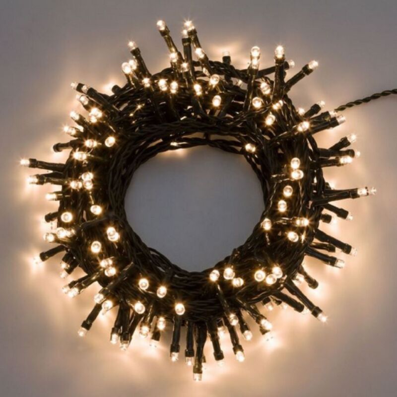 foto del prodotto stringa catena 20 mt serie 500 luci di natale a led 5 mm reflex bianco caldo con 8 giochi di luce e memoria cavo verde per esterno interno bianco