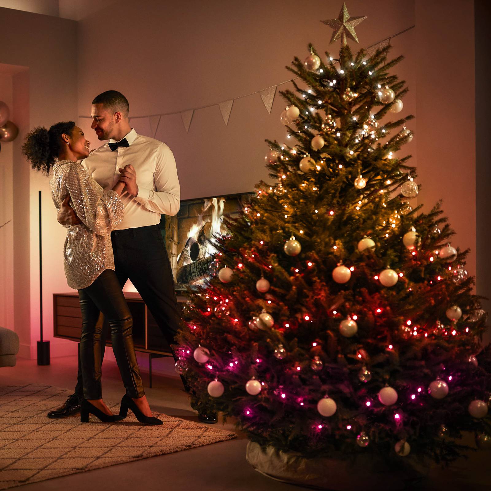 foto del prodotto stringa di luci philips hue festavia 250 led 20 metri cavo nero 24662100