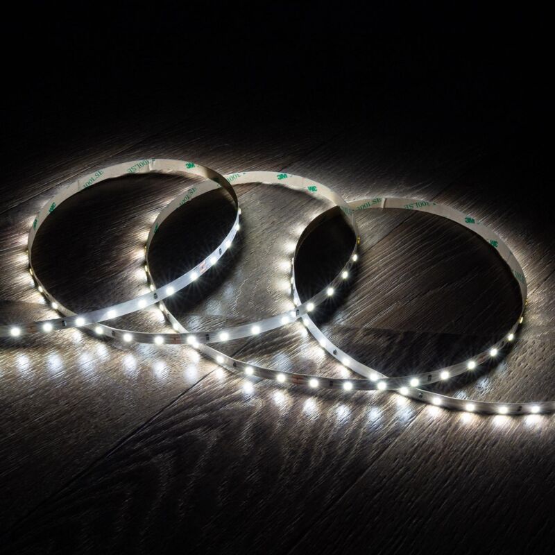 foto del prodotto striscia led 24v dc smd2835 60led m 5m ip20 larghezza 8mm taglio 10cm bianco freddo 6000k