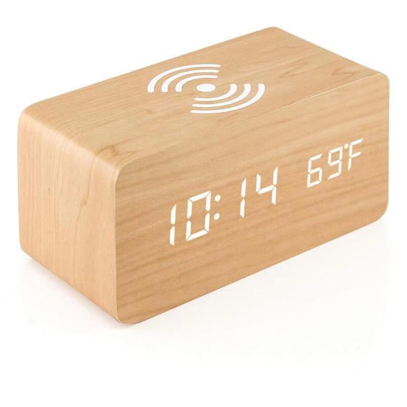 foto del prodotto sveglia in legno con base di ricarica wireless compatibile con iphone e samsung. orologio digitale a led in legno con funzione di controllo del