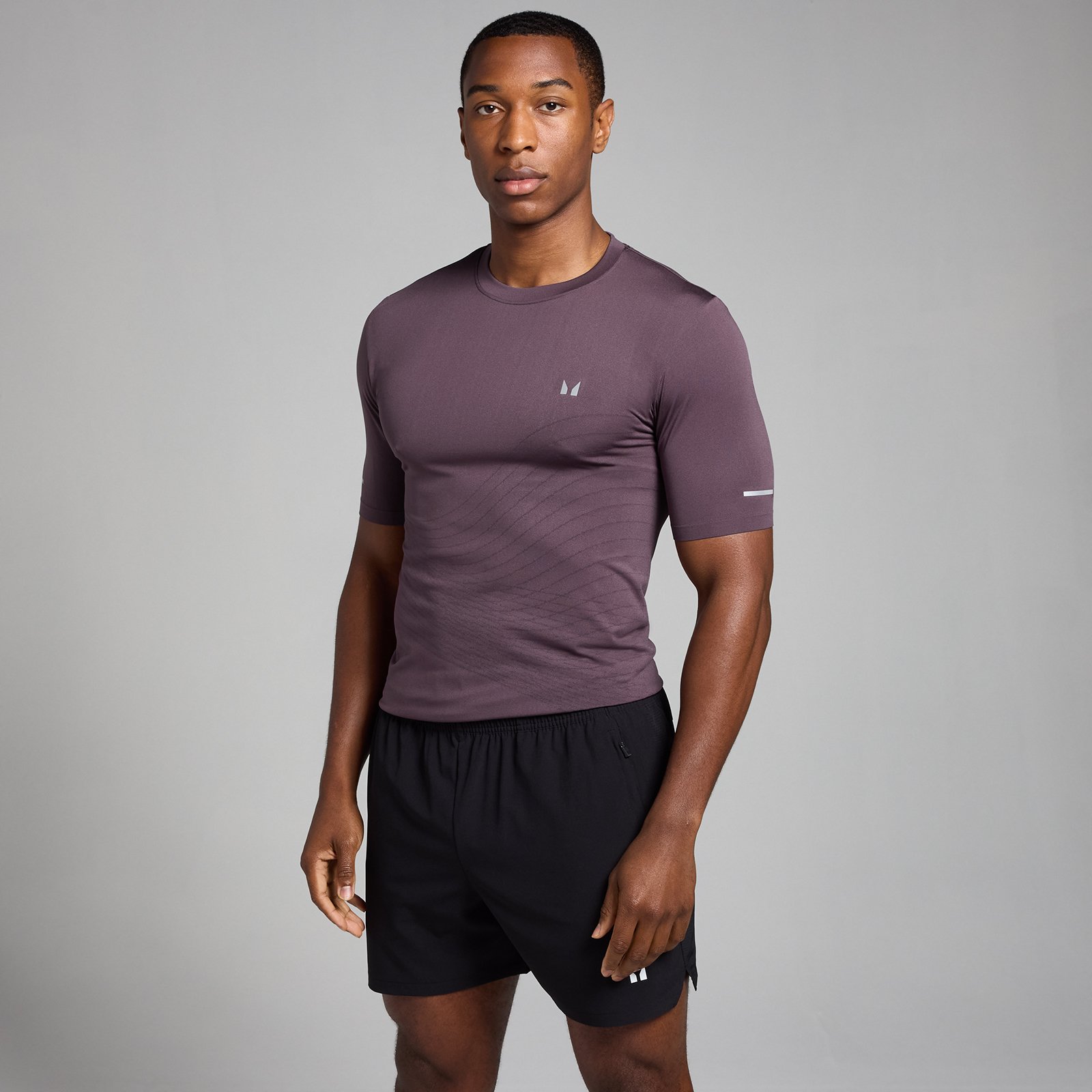 foto del prodotto t shirt senza cuciture con stampa mp active da uomo viola scuro l