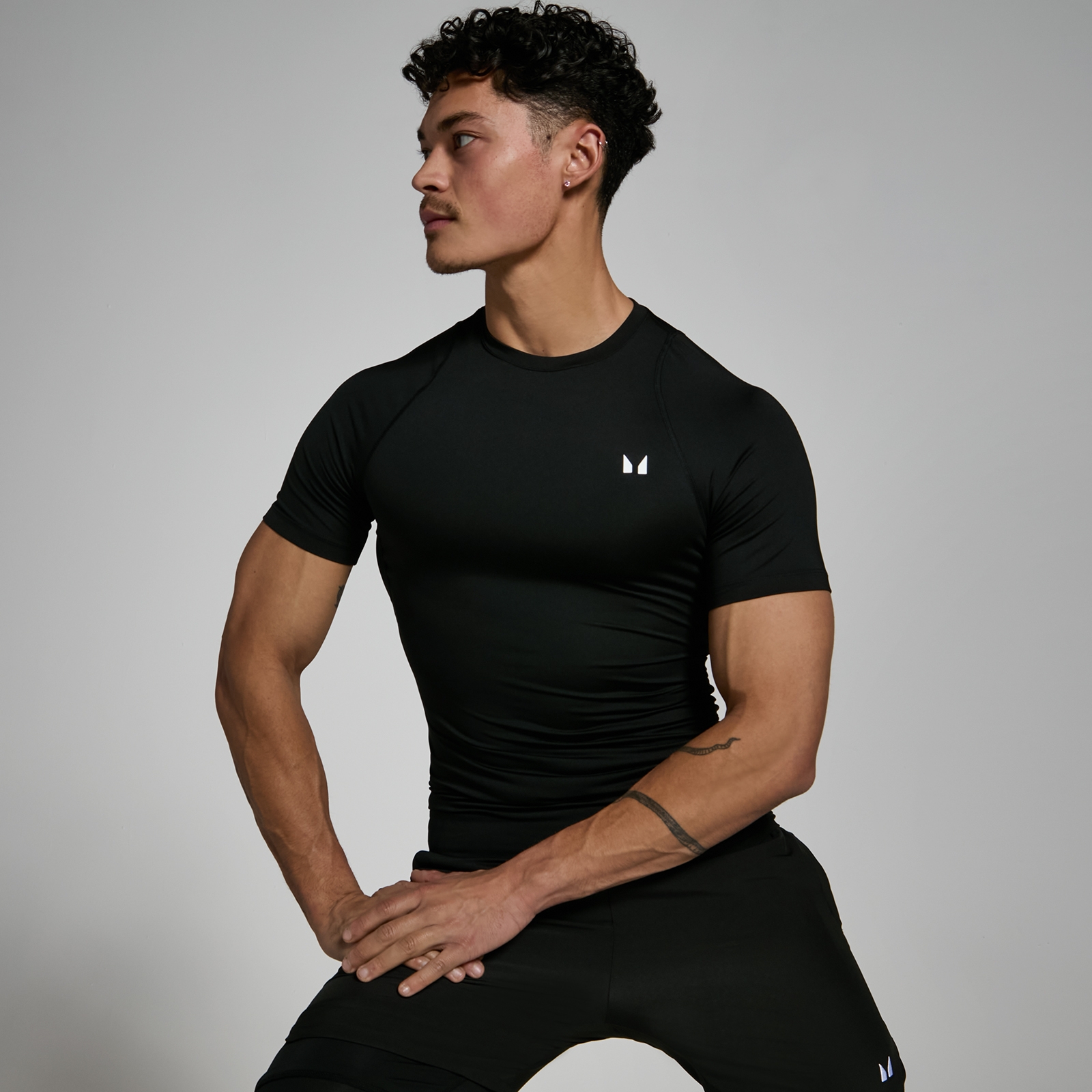 foto del prodotto t shirt sportiva aderente a maniche corte mp da uomo nera s
