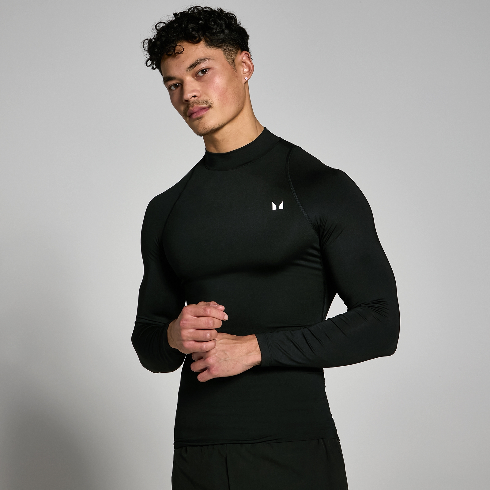 foto del prodotto t shirt sportiva aderente a maniche lunghe con collo alto mp da uomo nera m