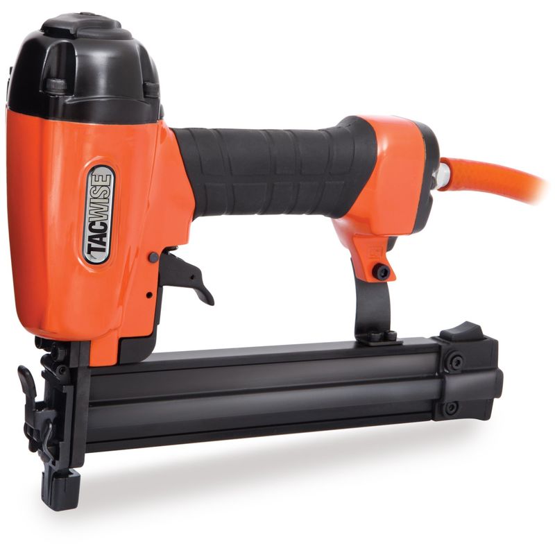 foto del prodotto tacwise c1832v chiodatrice brad pneumatica, utilizza chiodi tipo 180 18g da 10 a 32 mm