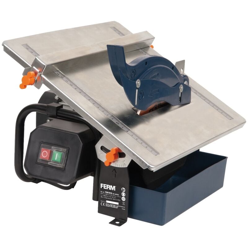 foto del prodotto tagliapiastrelle 600w 180mm sistema di raffreddamento ad acqua include 1 lama diamantata ferm