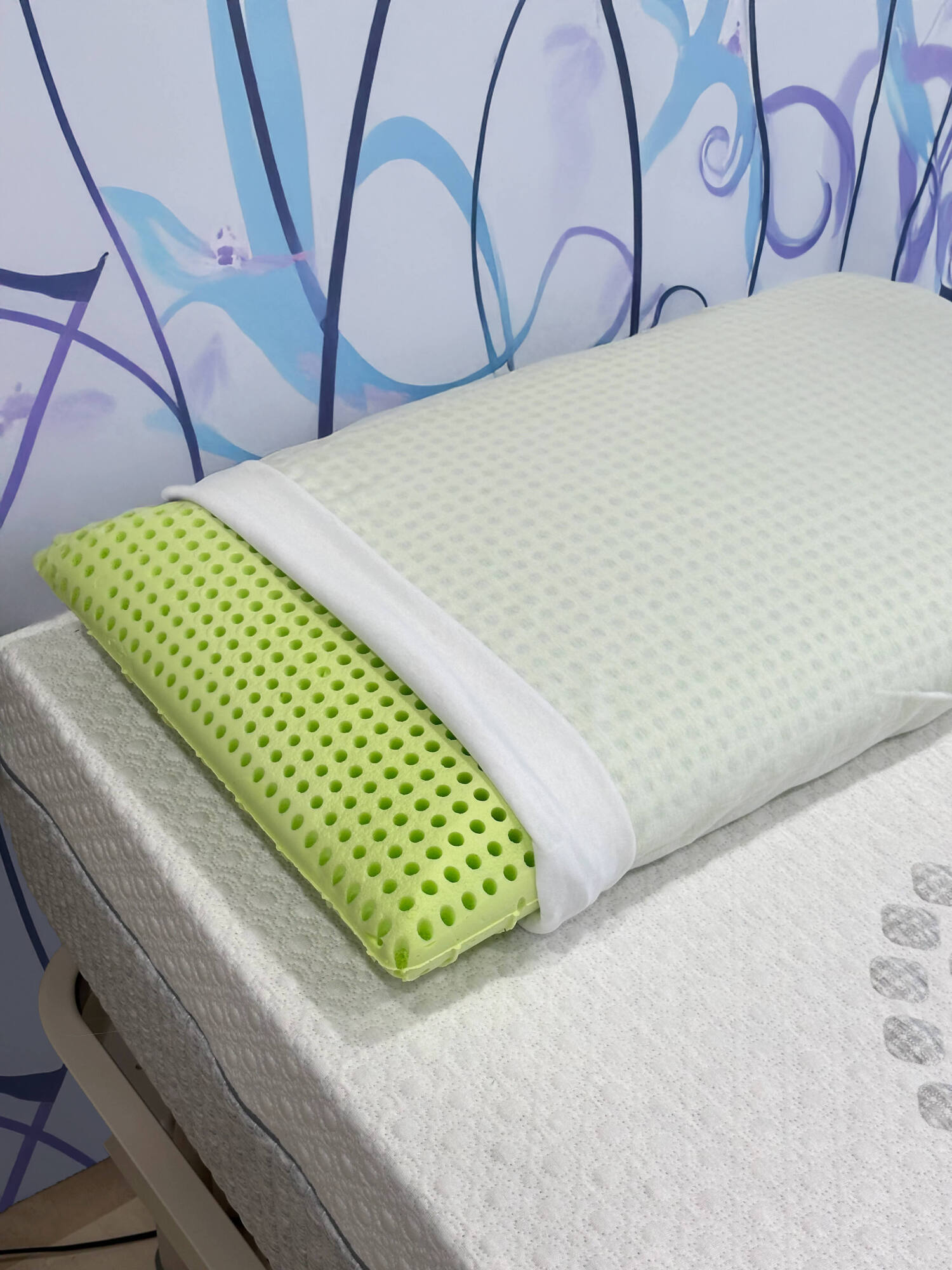 foto del prodotto talamo italia cuscino per rosmarino, 100 made in italy, guanciale sfoderabile a quot saponetta quot in memory foam, anallergico e traspirante, 70x40xh16 cm