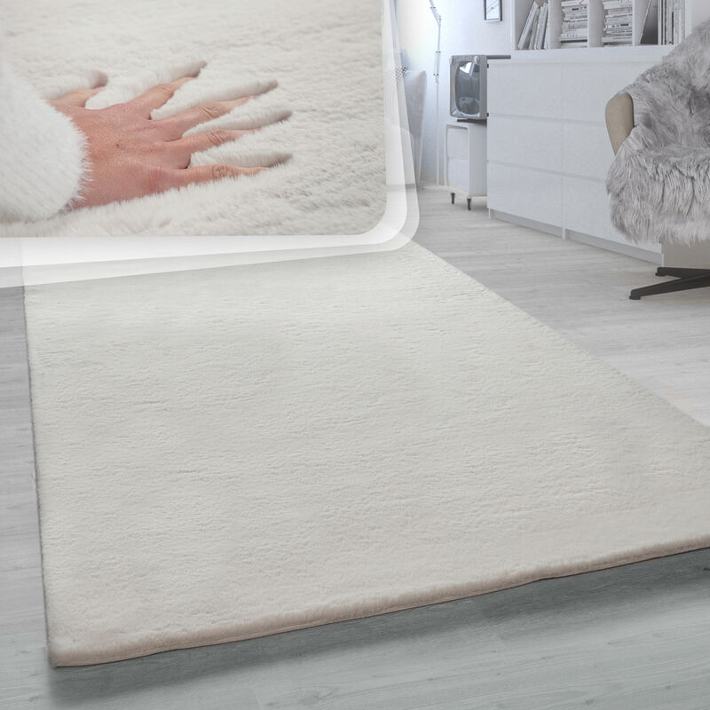 foto del prodotto tappeto a pelo lungo per soggiorno in ecopelliccia ultrasoffice, imitazione pelliccia di coniglio in beige 60x90 cm paco home