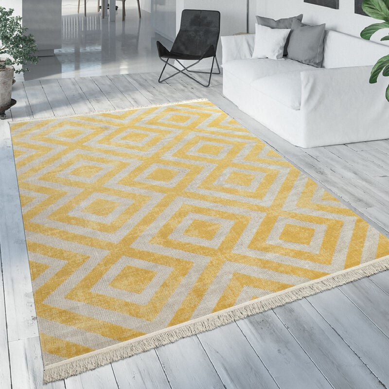 foto del prodotto tappeto da esterno per il balcone o la terrazza in giallo con look scandinavo e design a rombi resistente alle intemperie e morbido 120x170 cm paco