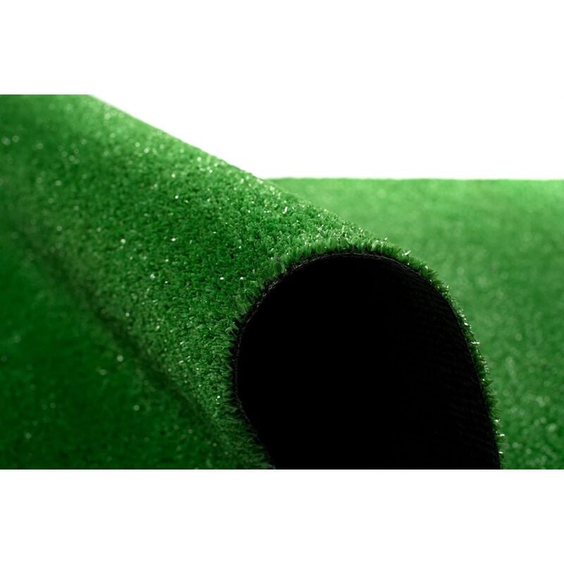 foto del prodotto tappeto erba verde sintetica 6mm prato finto a rotolo olimpico light rotolo altezza 2 mt x 20 mt 40mq 