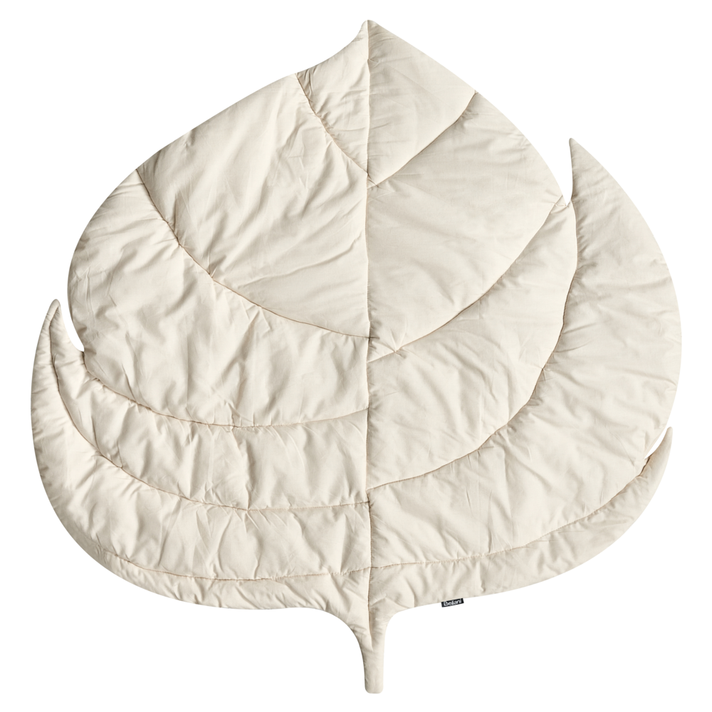 foto del prodotto tappeto moderno per bambini a forma di foglia in cotone trapuntato 110 x 110 cm accessorio per la cameretta bianco sporco olimp