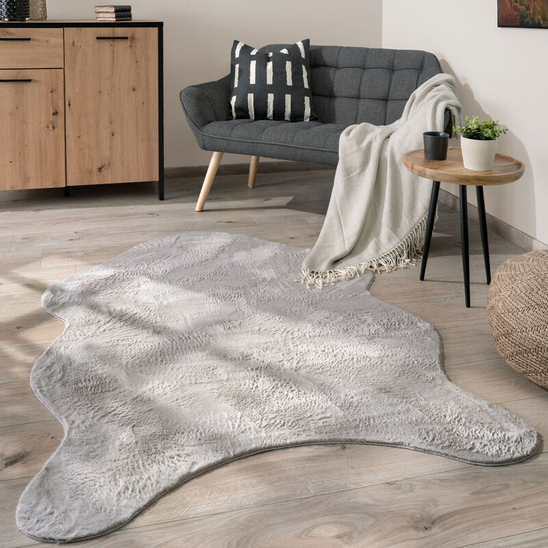 foto del prodotto tappeto salotto pelo corto monocolore in forma finta pelliccia moderna morbida grigio, 60x90 cm forma di pelliccia paco home