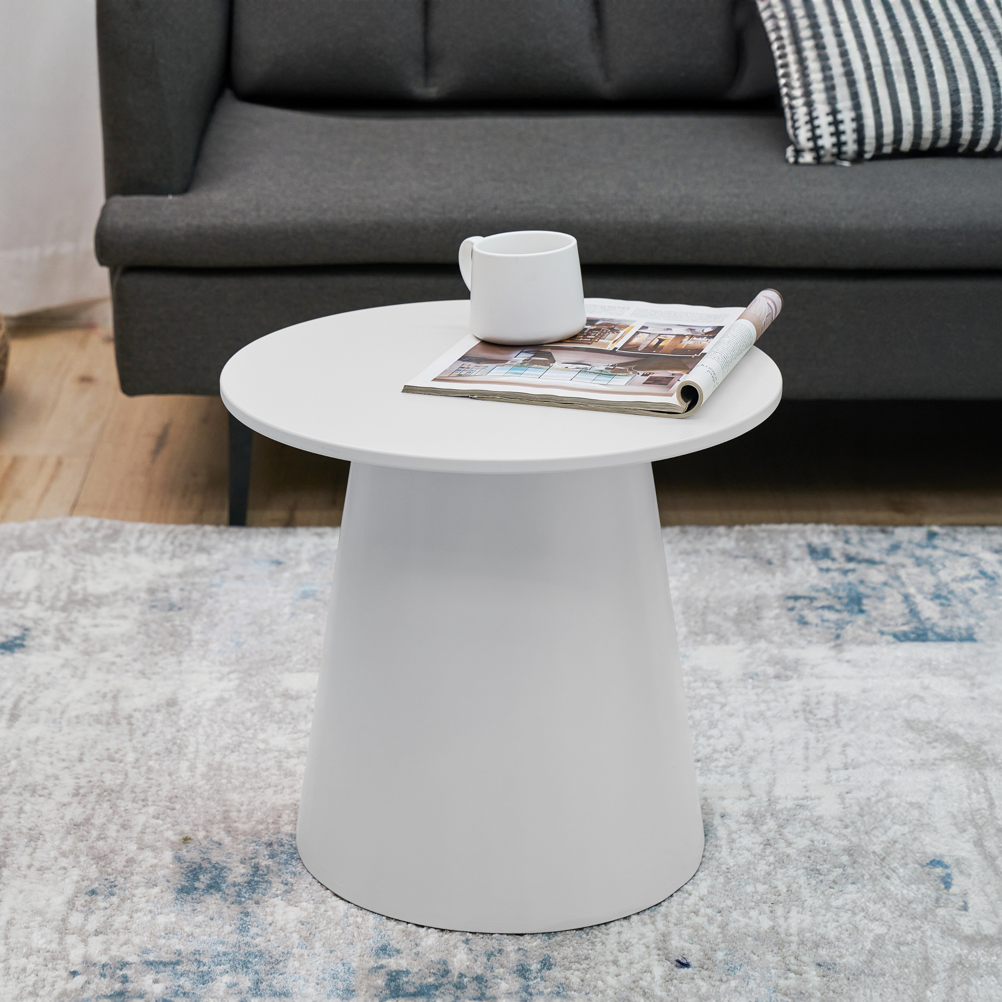 foto del prodotto tavolino da caff nyd base a cono troncato e piano rotondo 40 x 44 cm bianco en.casa 