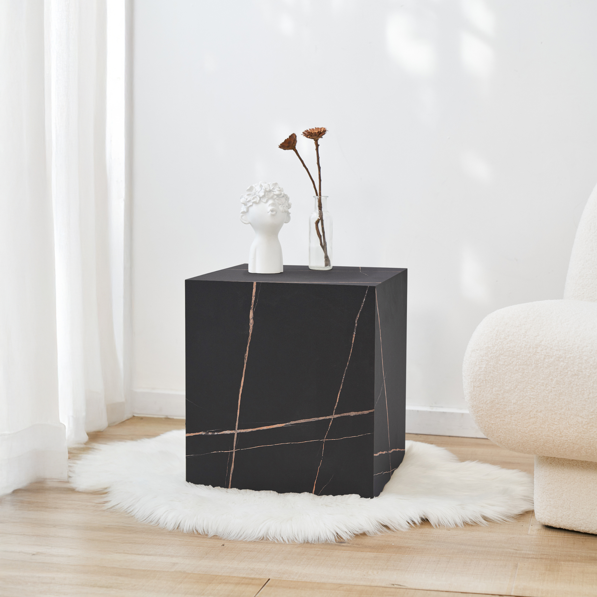 foto del prodotto tavolino ellelu a forma di cubo 45 x 40 x 40 cm effetto marmo nero en.casa 