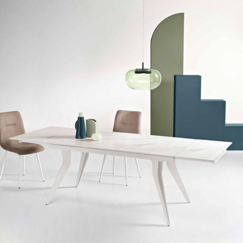 foto del prodotto tavolo allungabile 240 cm thor con base metallo e piano effetto marmo bianco