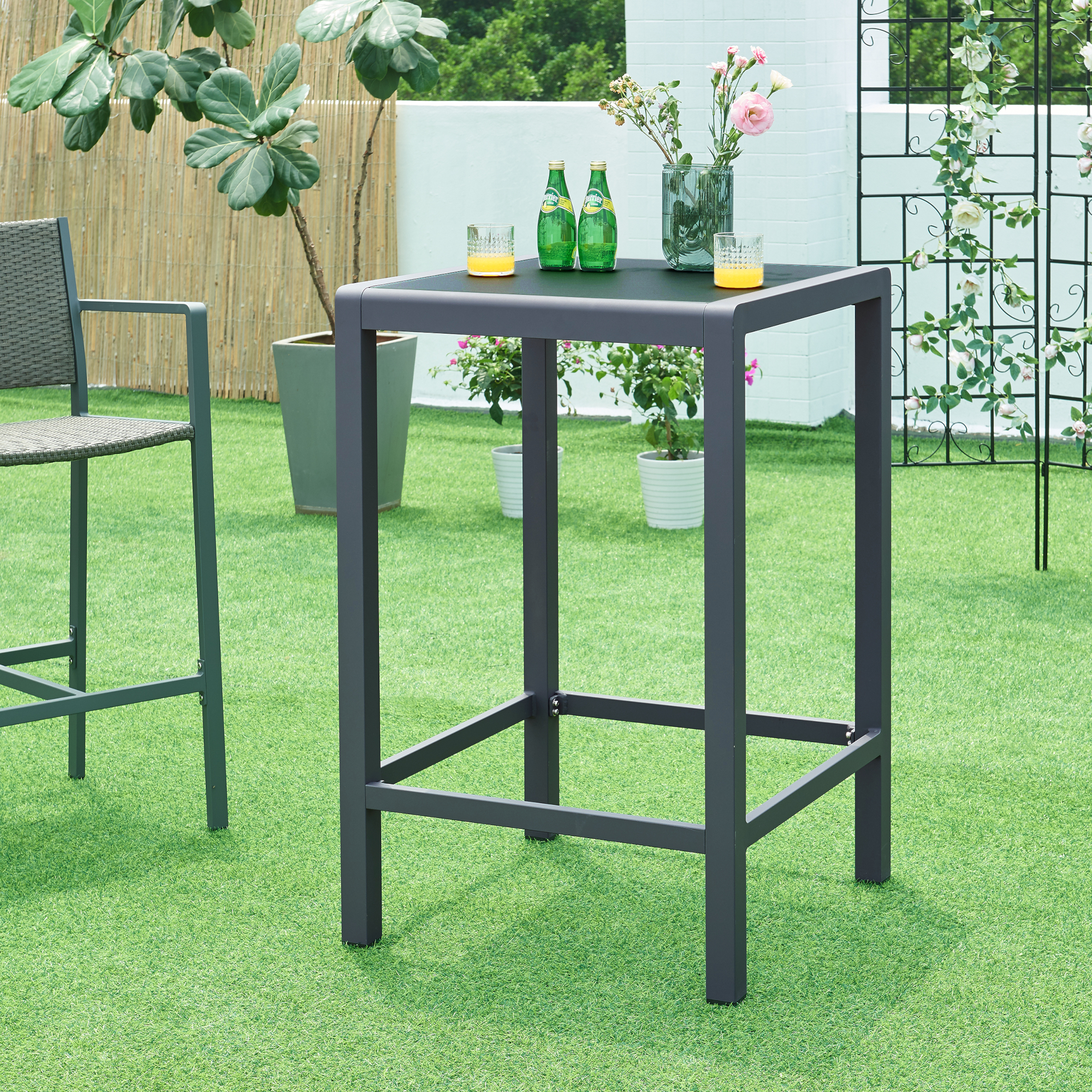 foto del prodotto tavolo bar da esterno avise piano in vetro 108x70x70 cm antracite casa.pro