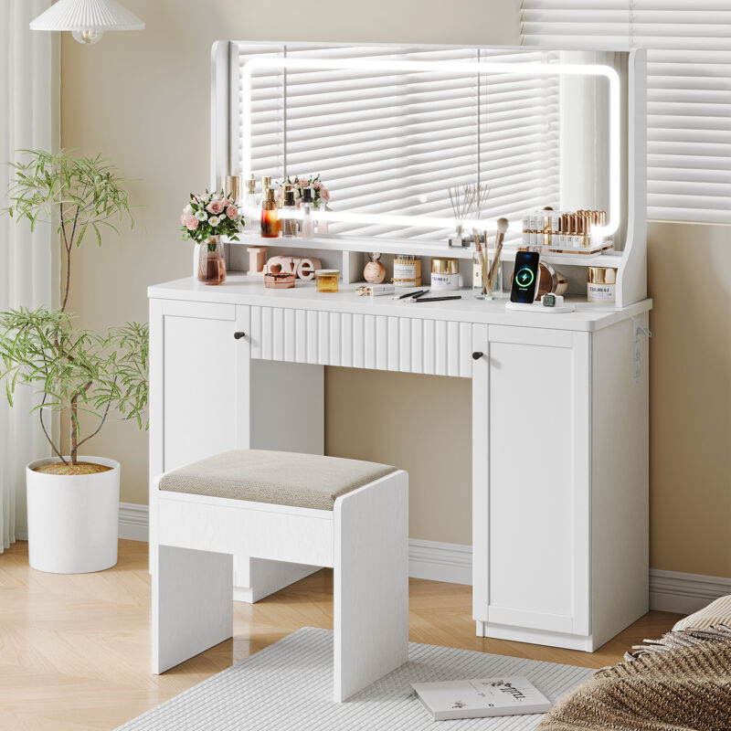 foto del prodotto tavolo da toeletta moderno ed elegante con stazione di ricarica, tavolo da trucco con illuminazione a led grande specchio, bianco senza feci 