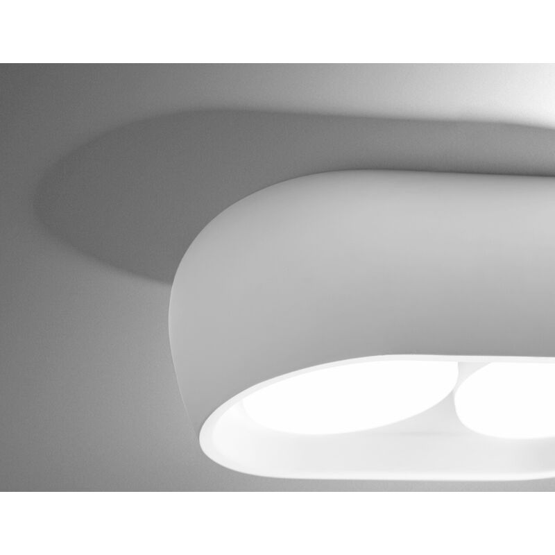 foto del prodotto tecnico lampada da soffitto in gesso. dotata di due portalampada gx53.
