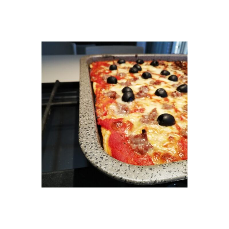 foto del prodotto teglia per pizza rettangolare rustic line cm 35x35x4h