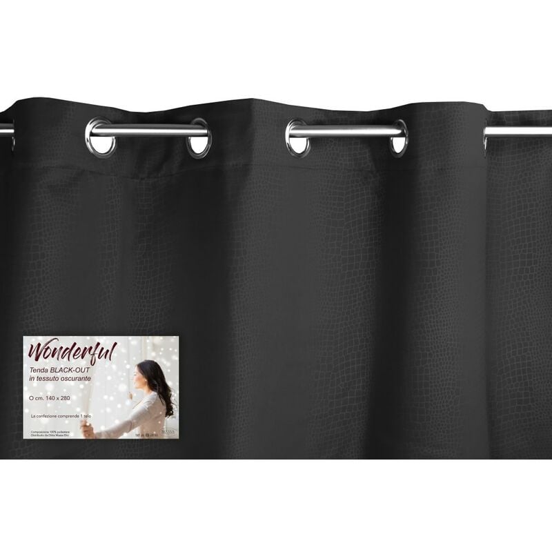 foto del prodotto tenda wonderful in tinta unita nero cm. 140x280 black out confezionata