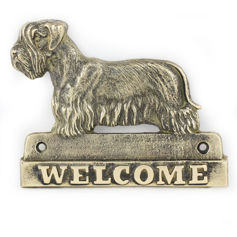 foto del prodotto terrier ceco, terrier ceco cartello porta con un cane, targa di benvenuto in ottone, cartello unico con la scritta welcome di art dog