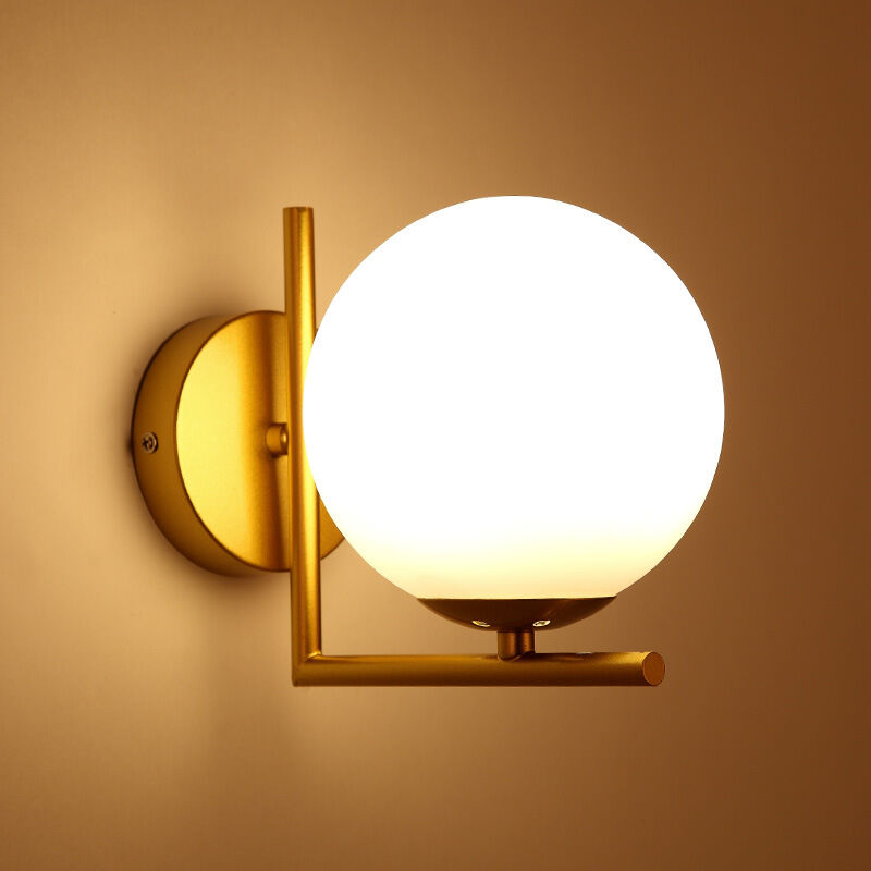 foto del prodotto tonchean applique da parete con globo in vetro dorato arup con luce applique da parete industriale moderna di met secolo