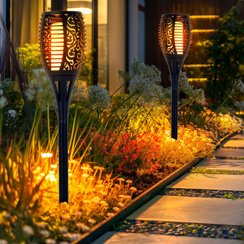 foto del prodotto torcia solare effetto fuoco, torcia solare, effetto fiamma, lampada da giardino, torcia nera, plastica, lampadina led arancione tremolante, h 78 cm,