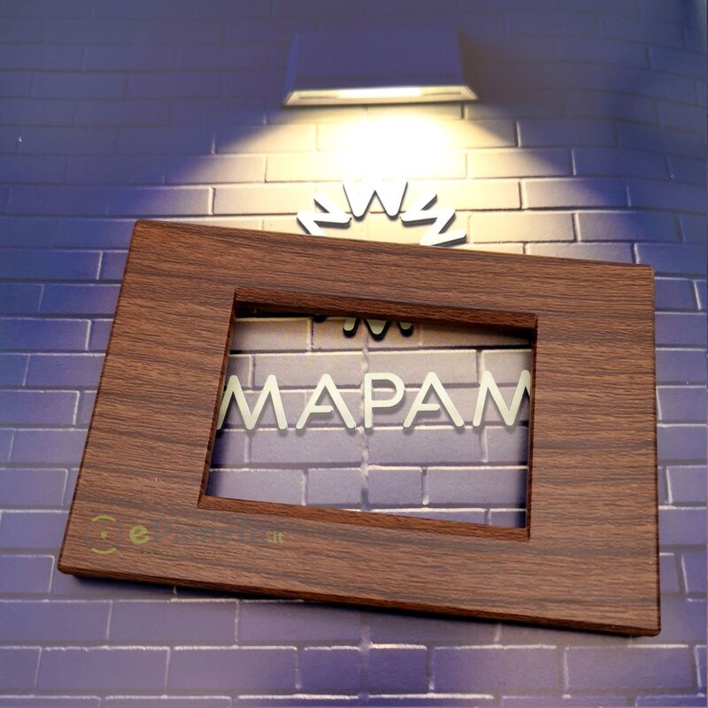 foto del prodotto tot electric - placche compatibili con supporti vimar plana in tecnopolimero effetto spazzolato placca 3 4 7 moduli posti slt03 - 4 posti-ciliegio