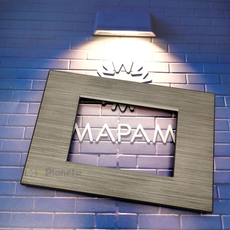 foto del prodotto tot electric - placche compatibili con supporti vimar plana in tecnopolimero effetto spazzolato placca 3 4 7 moduli posti slt24 - 3 posti-antracite