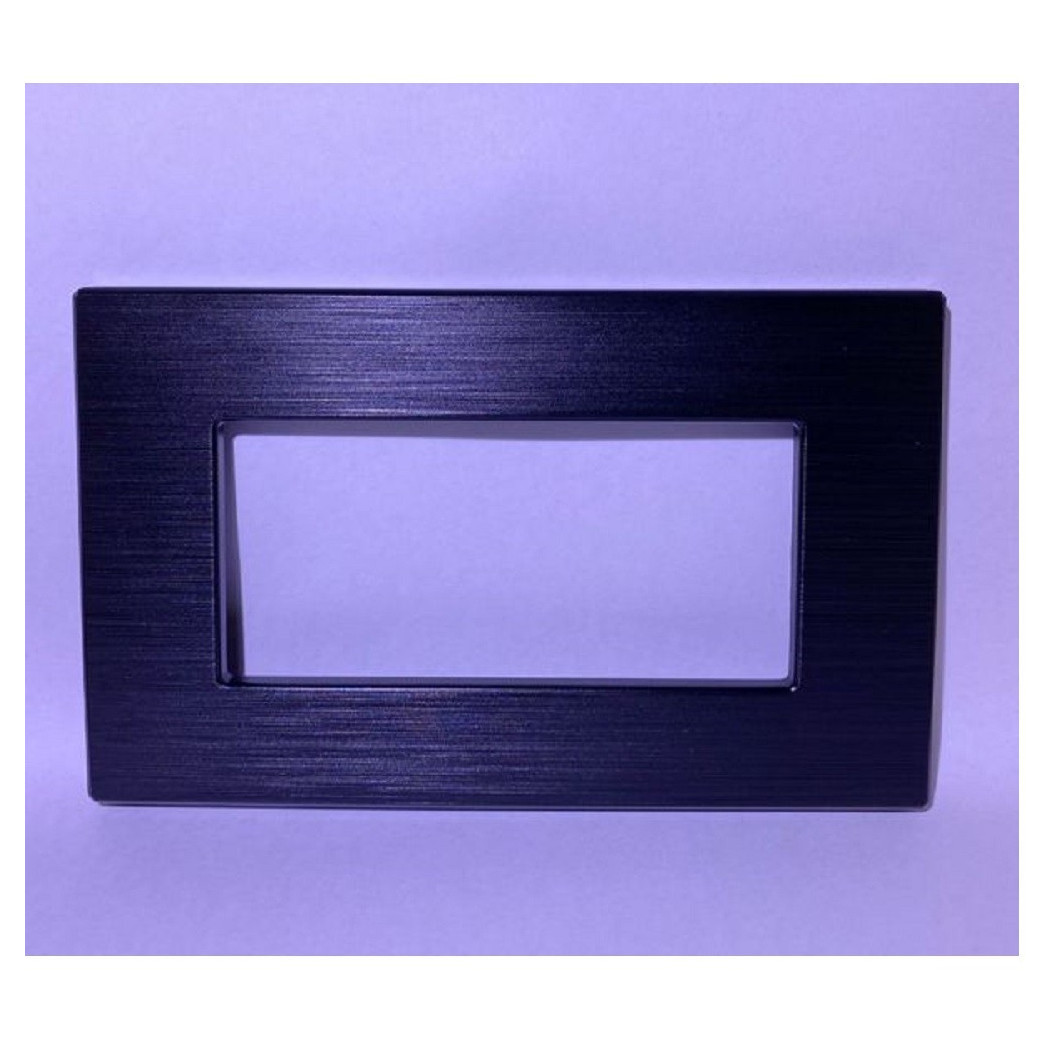 foto del prodotto trade shop placca dynamic 3 4 6 m tecnopolimero satinato nero compatibile bticino axolute 4 fori 