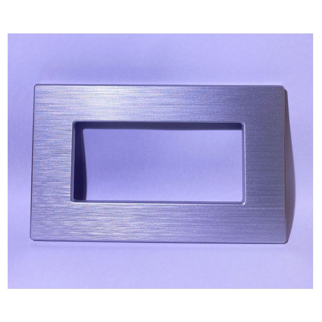 foto del prodotto trade shop placca dynamic 3 4 6m tecnopolimero satinato argento compatibile bticino axolute 4 fori 