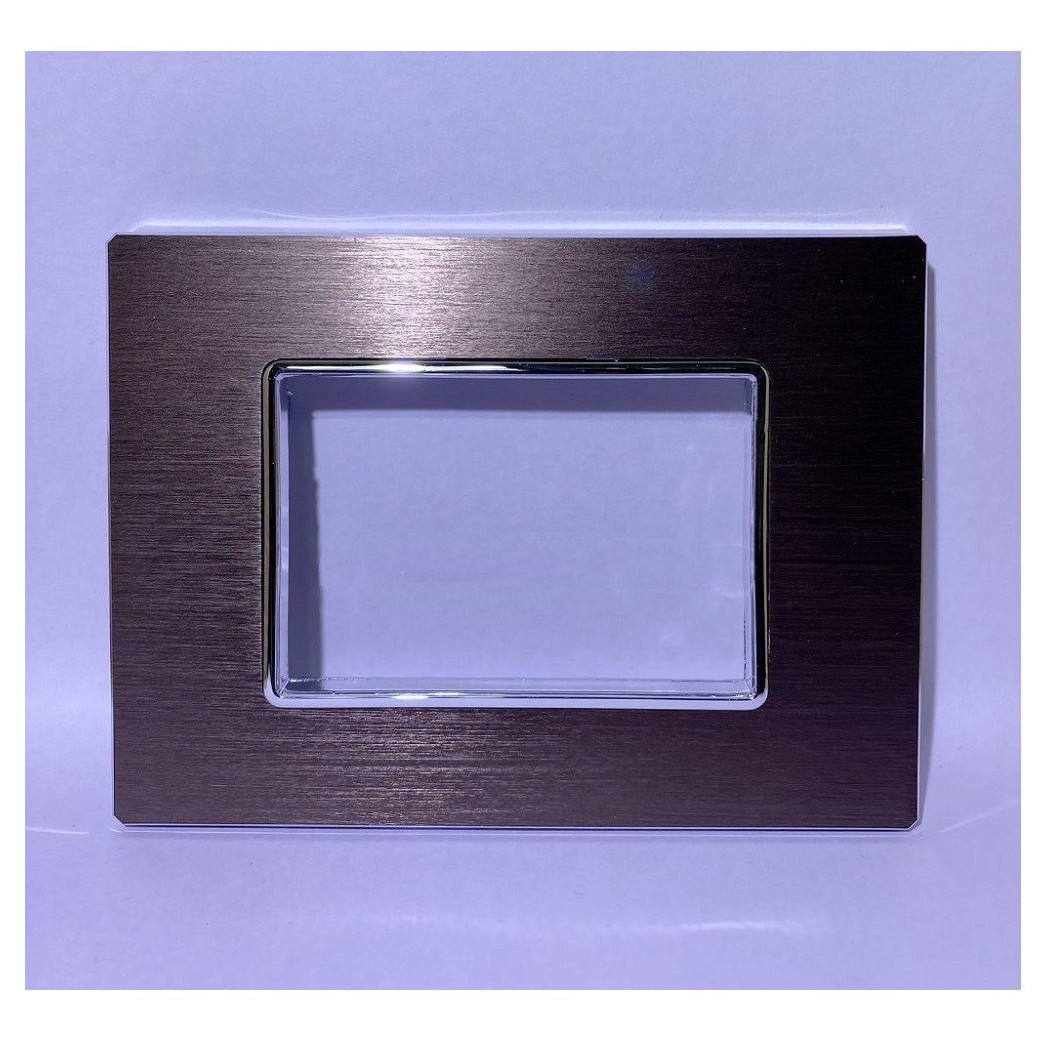 foto del prodotto trade shop placca luxury 3 4 6m metallo brown marrone satinato compatibile bticino axolute 3 fori 