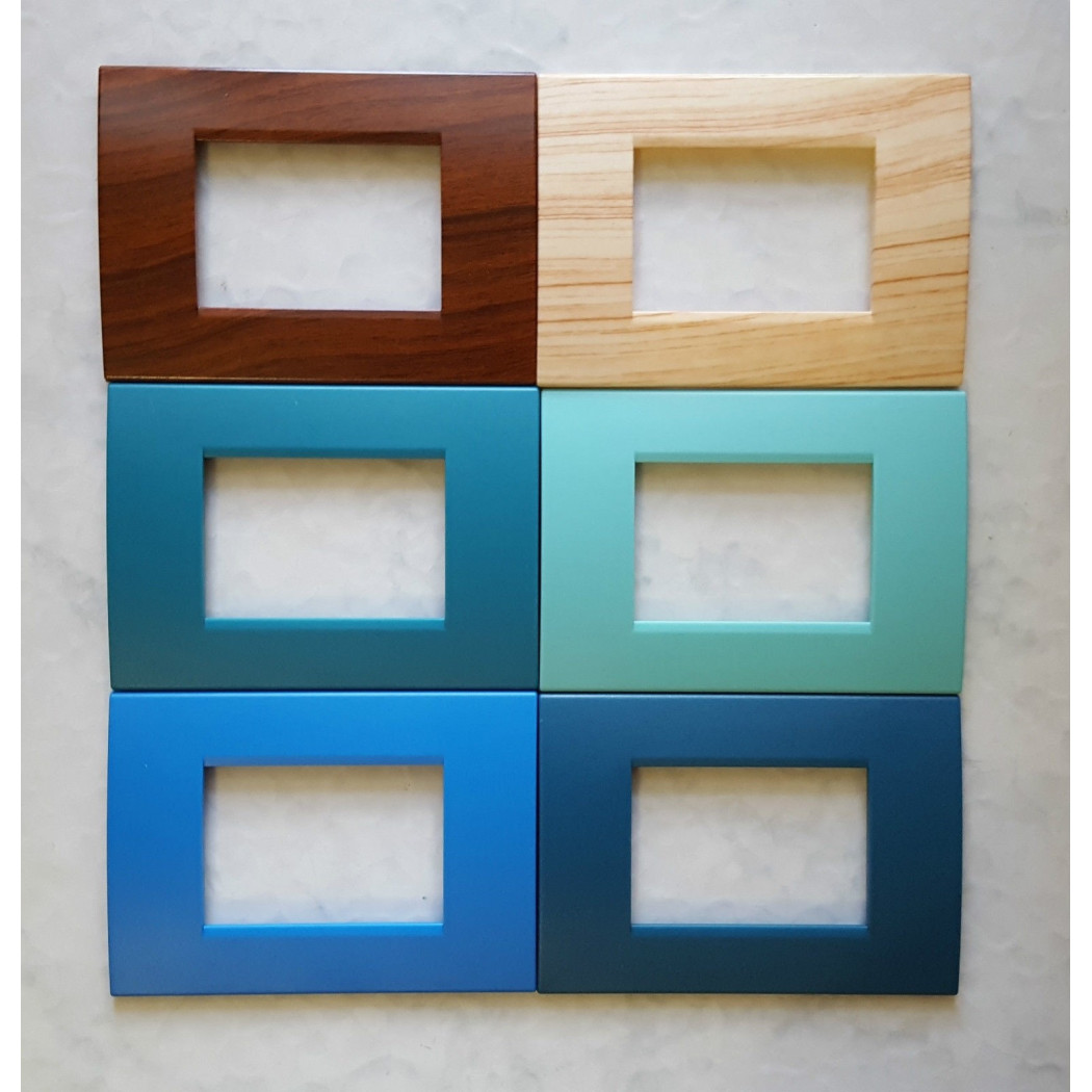 foto del prodotto trade shop placca placche placchete compatibili living light in abs 3 4 7 posti colorate legno chiaro 3 fori 